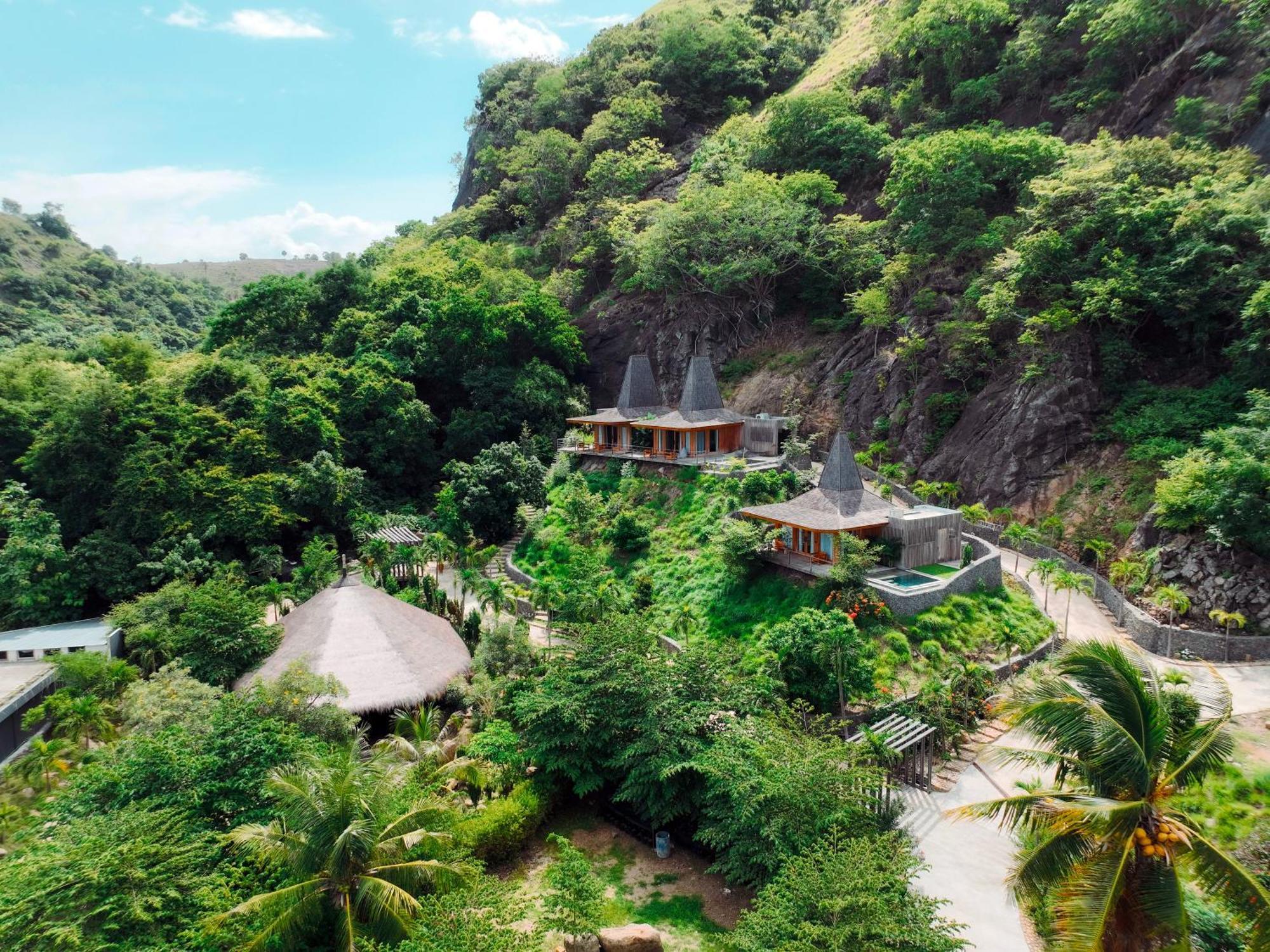 Hotel Menjaga Bay Labuan Bajo Esterno foto