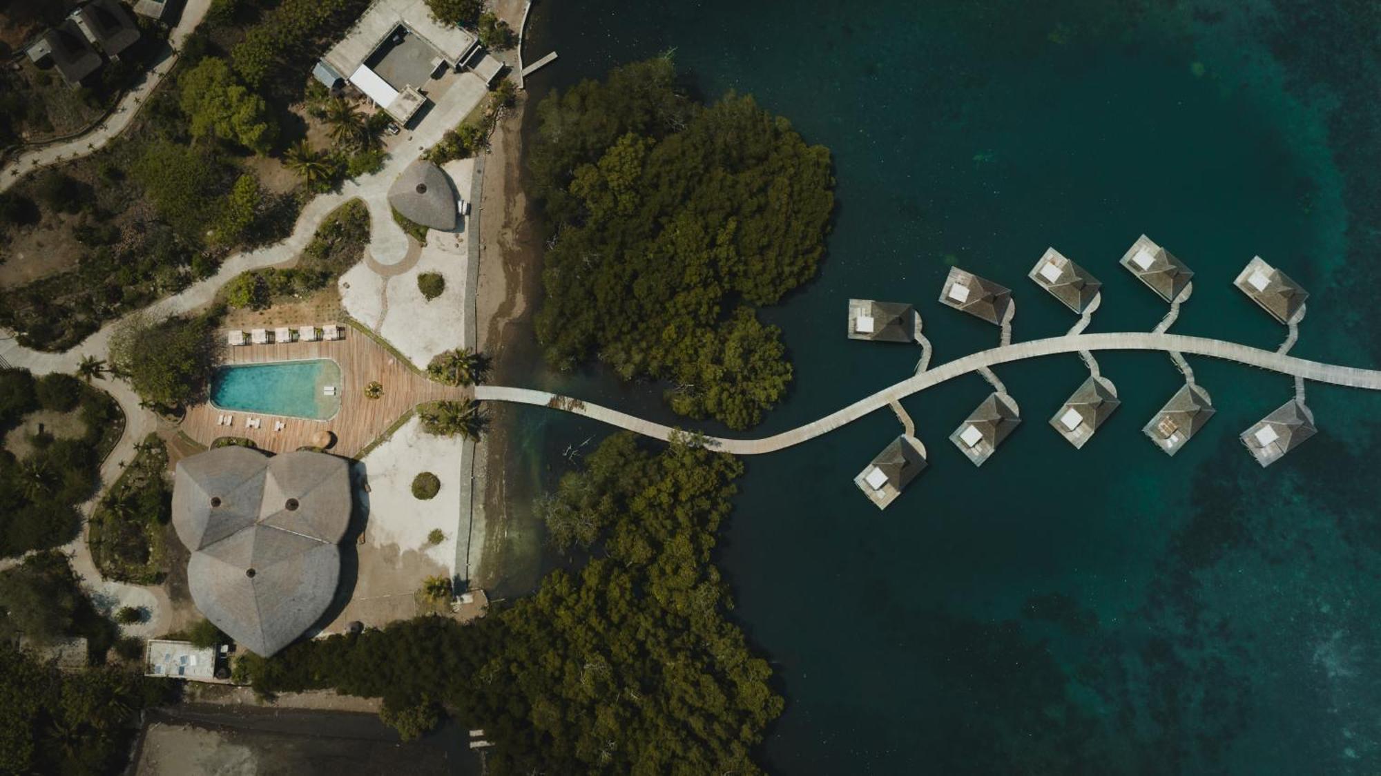 Hotel Menjaga Bay Labuan Bajo Esterno foto