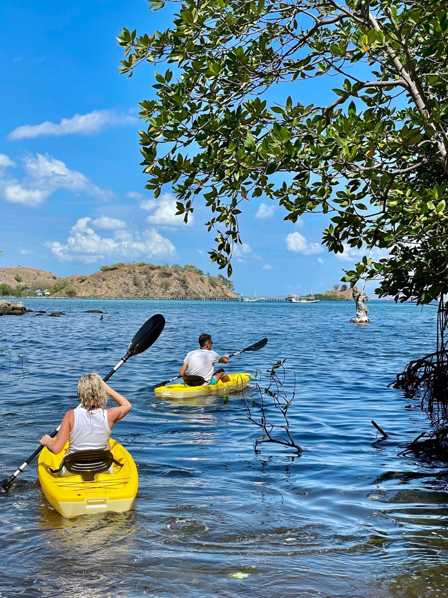 Hotel Menjaga Bay Labuan Bajo Esterno foto